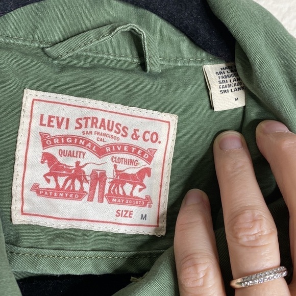 Levi’s army utility cargo jacket medium womens EUC - Picture 2 of 4
